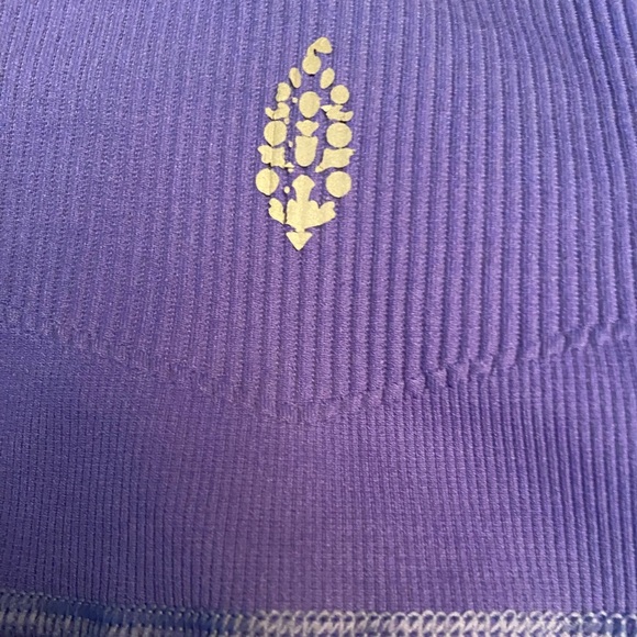 Lululemon Gather & Crow Crop 21" Size M/L - Picture 6 of 11